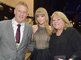 Are Taylor Swift's Estranged Parents on the Verge of a Reunion?